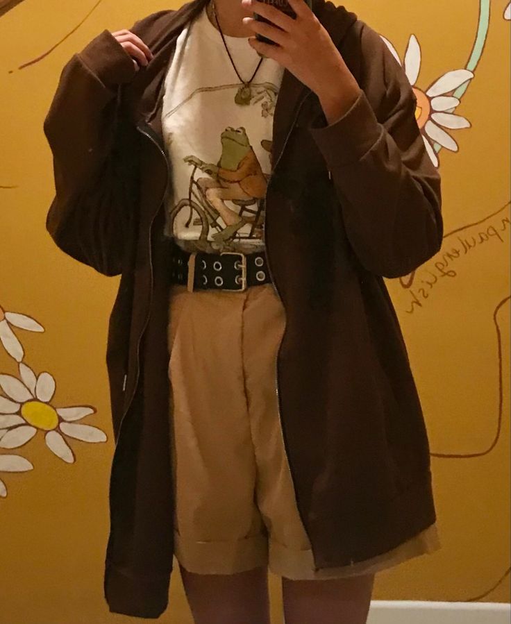 Frog Fashion Aesthetic, Frog And Toad Inspired Outfits, Frog And Toad Outfit, Frog And Toad Aesthetic Outfits, Frog And Toad Costume, Frog And Toad Aesthetic, Goblincore Outfits, Toad Costume, Costume Inspo