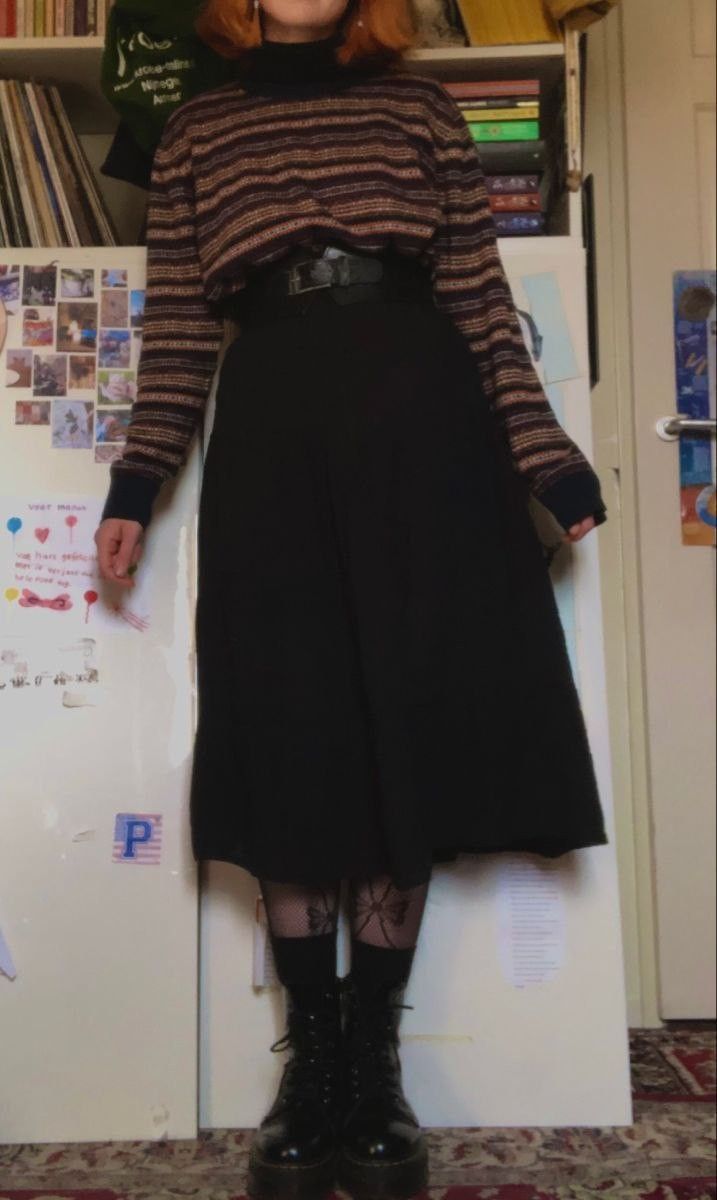 Dark Witch Outfit Aesthetic, Hippie Corporate Outfits, 60s Witch Aesthetic, Whimsigoth Outfits Midsize, Goth Cottagecore Aesthetic Outfits, 70s Witch Fashion, Witchy Goblincore Outfits, Dark Academia Aesthetic Outfit Plus Size, Cozy Witch Outfit