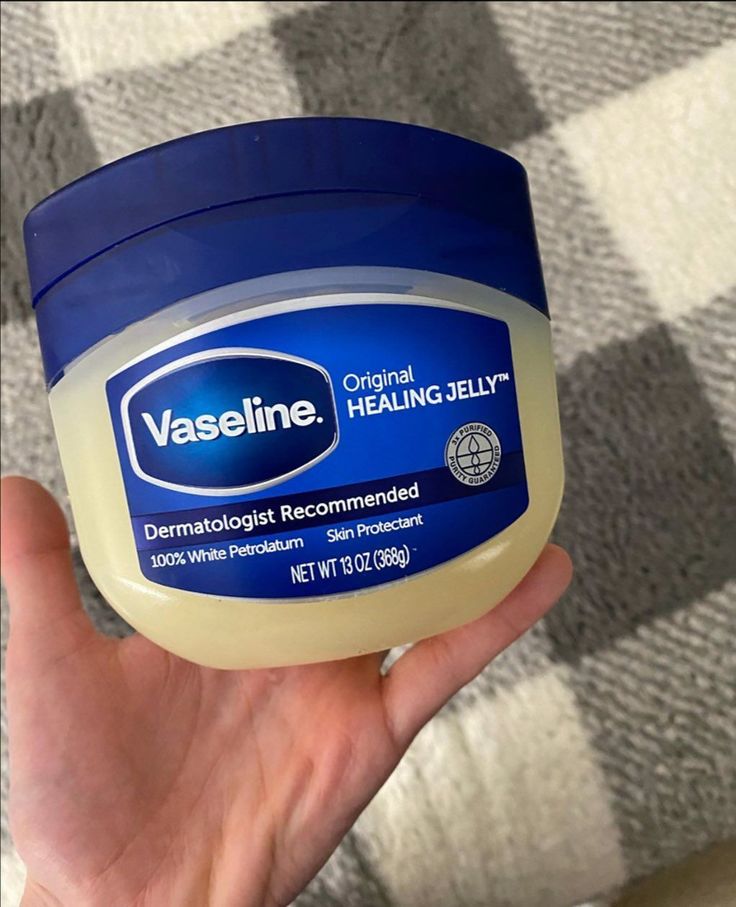 Vaseline For Face, Vaseline Petroleum Jelly, Petroleum Jelly, Pretty Skin, Flaky Skin, Unwanted Hair Removal, Dermatologist Recommended, Unwanted Hair, The Skin