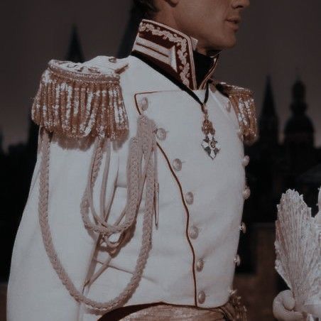 Prince Outfits Aesthetic, Fantasy Prince Outfit, Prince Clothes, Royal Core, King Outfit, Royal Clothing, Royal Aesthetic, Old Fashion Dresses, Royal Outfits