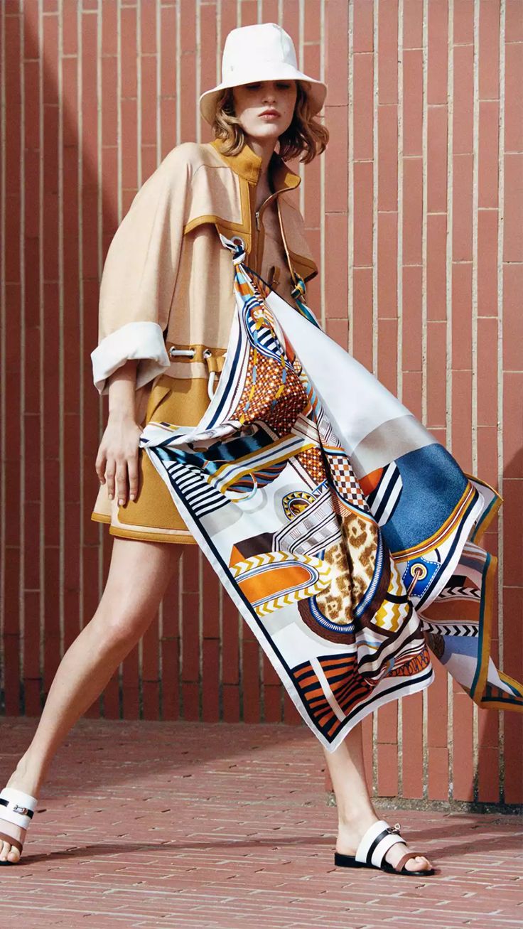 Hermes Campaign, Hermes Fragrance, Scarf Aesthetic, Hermes Fashion, Backpacks For Women, Hair Scarf Styles, Summer Photoshoot, Silk Accessories, Vintage Hermes