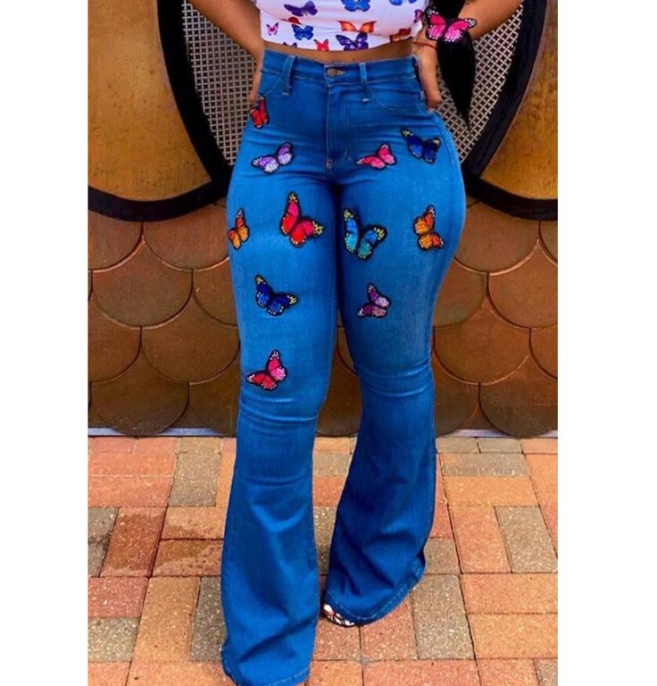 Embroidered Jeans Outfit, Butterfly Jeans, Pretty Pants, Cheap Shoes Online, Women Bottoms, Camo Fashion, Denim Jewelry, Denim Ideas, Embroidered Butterfly