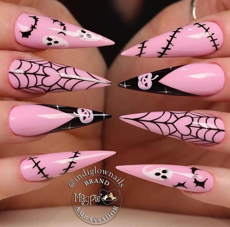 Pink Halloween Nails Stiletto, Spooky Halloween Nails Stiletto, Pink Vampire Nails, Halloween Stelitto Nails, Monster High Nails Draculaura, Draculaura Nails Acrylic, Creepy Cute Nails, Pink Spiderweb Nails, Black And Pink Halloween Nails