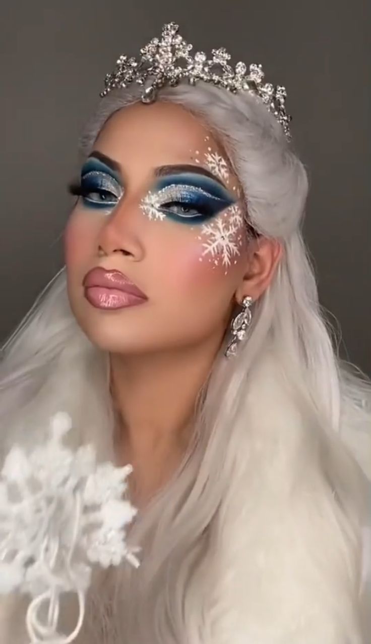 Winter Fairy Makeup Looks, Frost Makeup Ice Queen, Ice Queen Hair, Snow Makeup Looks Ice Queen, Winter Theme Makeup, Winter Fantasy Makeup, Snow Flake Makeup Look, Winter Queen Makeup, Ice Blue Makeup Look