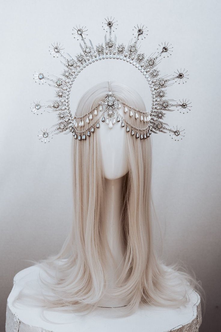 Halo Silver Halo Crown Jewellery Silver Crown Flower Crown - Etsy Halo Crown Silver, Angel Head Piece, Silver Halo Crown, Head Crowns Headpieces, Head Peices, Wedding Halo Headpiece, Angel Crown, Halo Crowns, Headband Halo