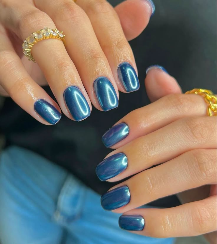 Alternative Summer Nails, Dark Teal Chrome Nails, Orange Chrome Nails Summer, Dark Blue Crome Nails, Summer 2024 Nails Ideas, Navy Nails With Chrome, Short Shiny Nails, Copenhagen Nails, Blue Chrome Nails Short