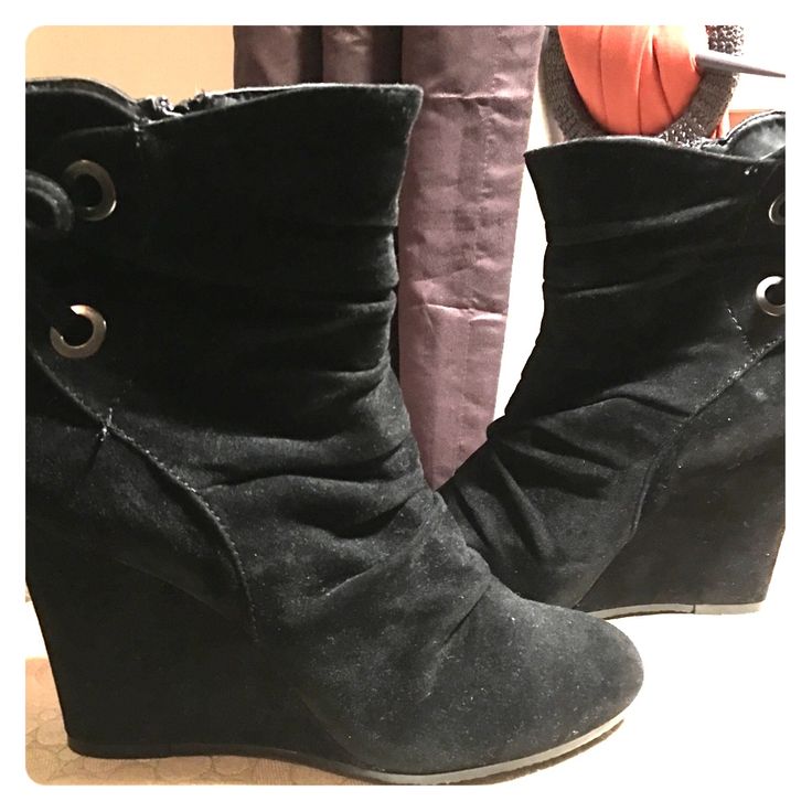 Stylish Yet Comfy Black Suede Wedge Boots For Fall. Brand New. Has Bow Detail. Side Zipper. Shoe References, Black Suede Wedge Boots, Boots For Fall, Wedge Ankle Boots, Fit Ideas, Cool Fits, Suede Wedges, Wedge Boots, Fashion Killa