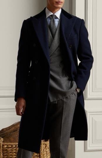 Mens Italian Fashion, Men Formal Wear, Plus Size Male Model, Italy Outfits Men, Navy Overcoat, Mens Fashion Coat, Navy Trench Coat, Overcoat Men, Mens Overcoat