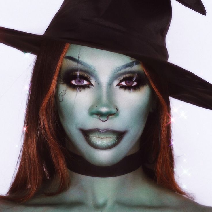 monster high aesthetic casta fierce Atarah Mayhew, Green Witch Halloween, Witch Halloween Makeup, Casta Fierce, Monster High Aesthetic, Green Face Paint, Alien Makeup, Witch Pictures, High Aesthetic