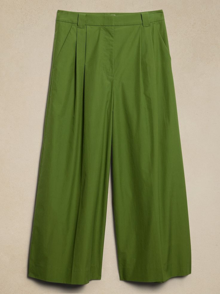 Pleated Wide-Leg Crop Poplin Pant | Banana Republic Palm Green, Petite Shorts, Body And Soul, Cotton Poplin, Summer Sale, Banana Republic, Cool Outfits, High Waist, Wide Leg