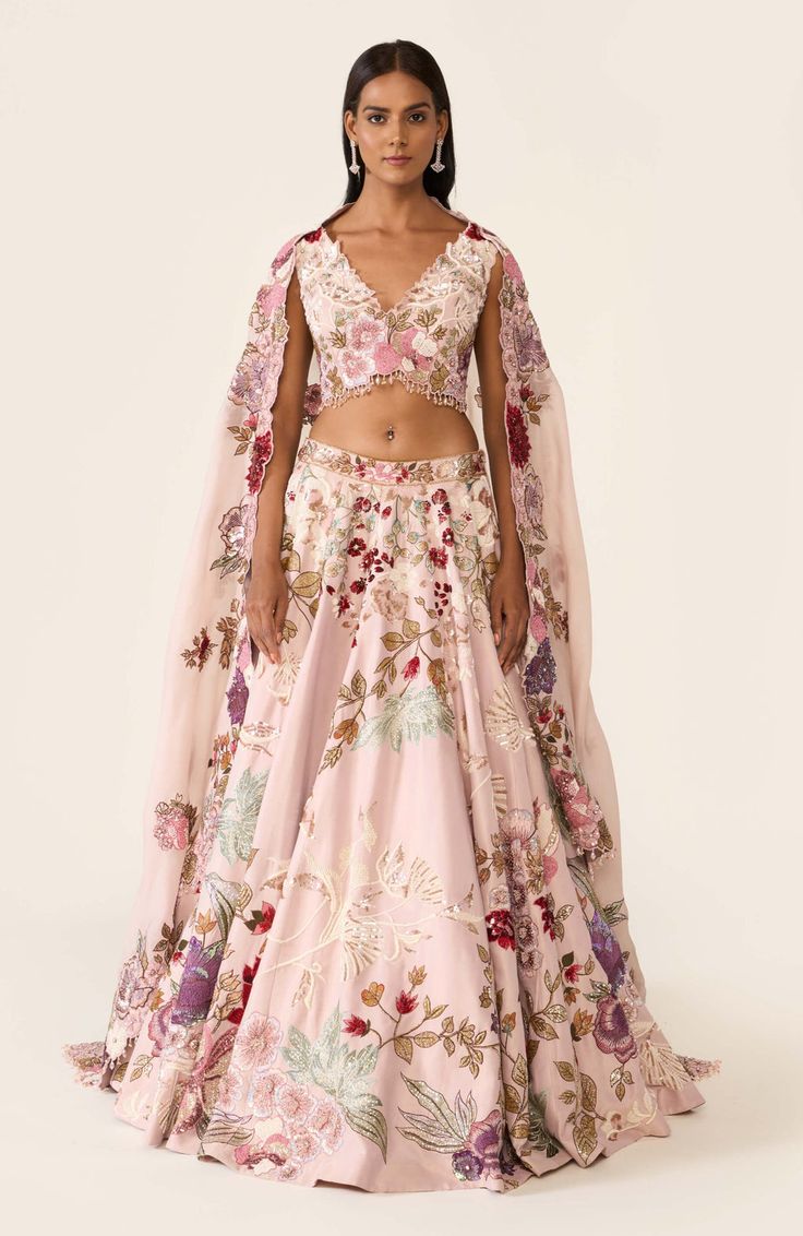 Light Pink Corsage, Pink Organza Lehenga, Pink Corsage, Threadwork Embroidery, Varun Bahl, Floral Lehenga, Organza Lehenga, Classic Blouse, Indian Party Wear