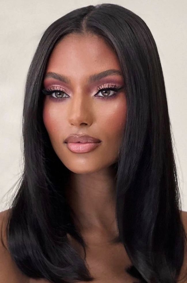 Red Carpet Makeup Black Women, Makeup Looks For Big Brown Eyes, Make Up For Events, Makeup Inspiration Colorful, Vintage Makeup Black Women, Bridal Makeup Purple, Eye Makeup For Dark Skin, Make Up Ideas Creative, Dark Skin Makeup Looks