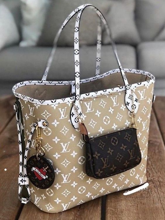 2023 Purses, Louie Bag, Sac Louis Vuitton, Luxury Bags Collection, Favorite Purse, Lv Bags, Perfect Handbag, Favorite Handbags, Luxury Purses