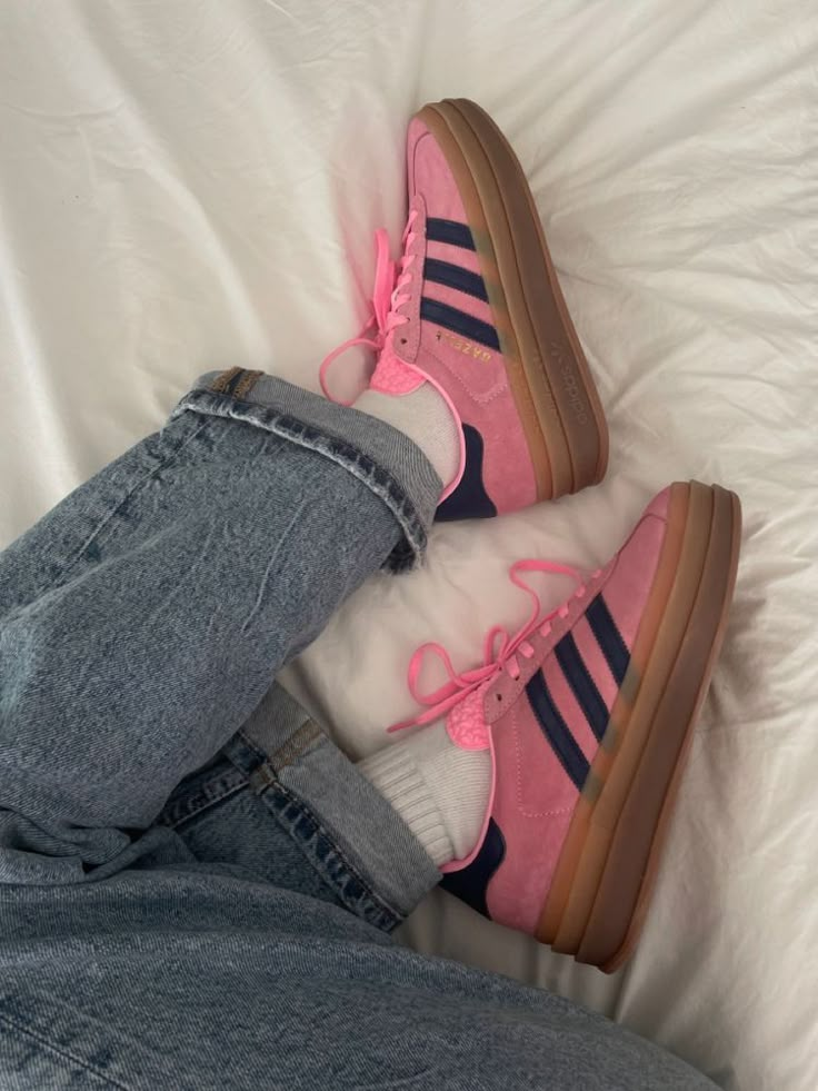 Adidas Bold, Pink Gazelles, Thrift Style, Adrette Outfits, Sneaker Shop, Shoe Wishlist, Shoe Trends, Adidas Spezial, Shoe Inspo