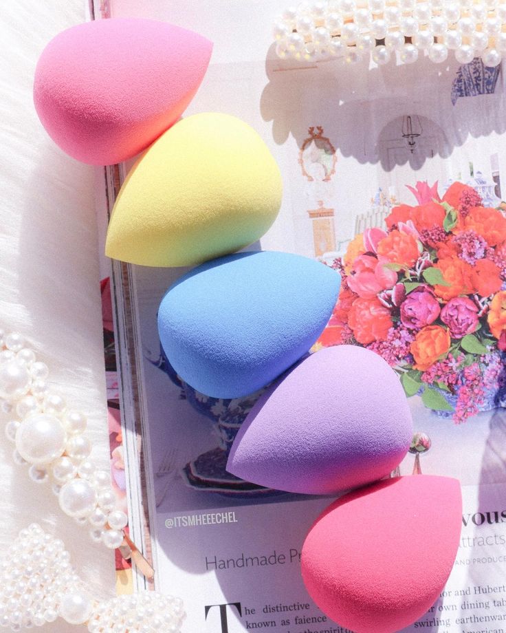 Makeup Sponges Aesthetic, Blender Aesthetic, Dropshipping Ideas, Sponge Makeup, Pastel Makeup, Essence Makeup, Beauty Video Ideas, Learn Makeup, Beauty Blenders