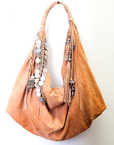 Drooling over this Simone Camille Moon Bag. Buttery leather, adorned with coins & other silver trinkets. So much good! Mode Hippie, Sewing Bags, Hippy Chic, Ibiza Fashion, Mode Boho, Bohol, Boho Bags, Mode Inspo, Boho Bag