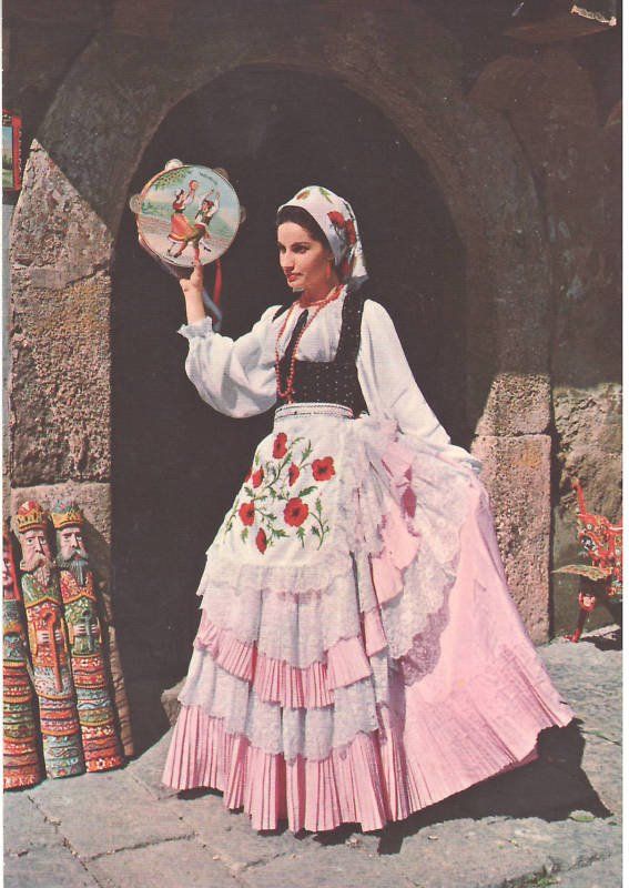 Sicilian Clothing, Traditional Italian Clothing, Italian Traditional Dress, Sicilian Women, Italian Dresses, Italy Culture, Italian Dress, Folk Clothing, National Dress