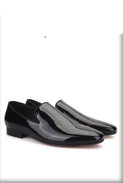 Sleek Black Slip-ons With Rubber Sole, Black Slip-ons With Leather Sole For Galas, Sleek Black Loafers With Leather Sole, Modern Black Business Loafers, Slip-on Black Loafers For Galas, Black Slip-ons With Rubber Sole For Galas, Modern Black Oxfords For Galas, Sleek Black Slip-ons, Formal Black Slip-ons