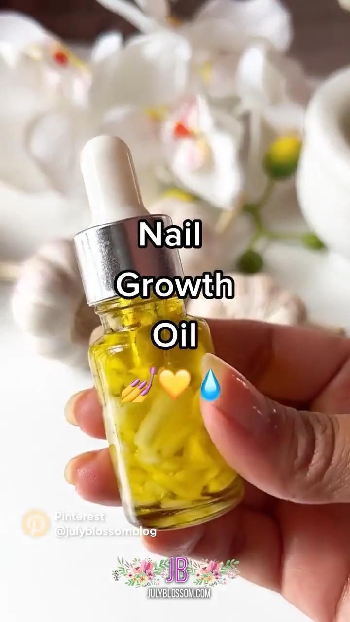 Nail Growth Diy, Nail Growth Oil, Grow Long Nails, Nail Growth Tips, Grow Nails Faster, Diy Skin Care Routine, Diy Skin Care Recipes, Nail Care Tips, Nail Care Routine