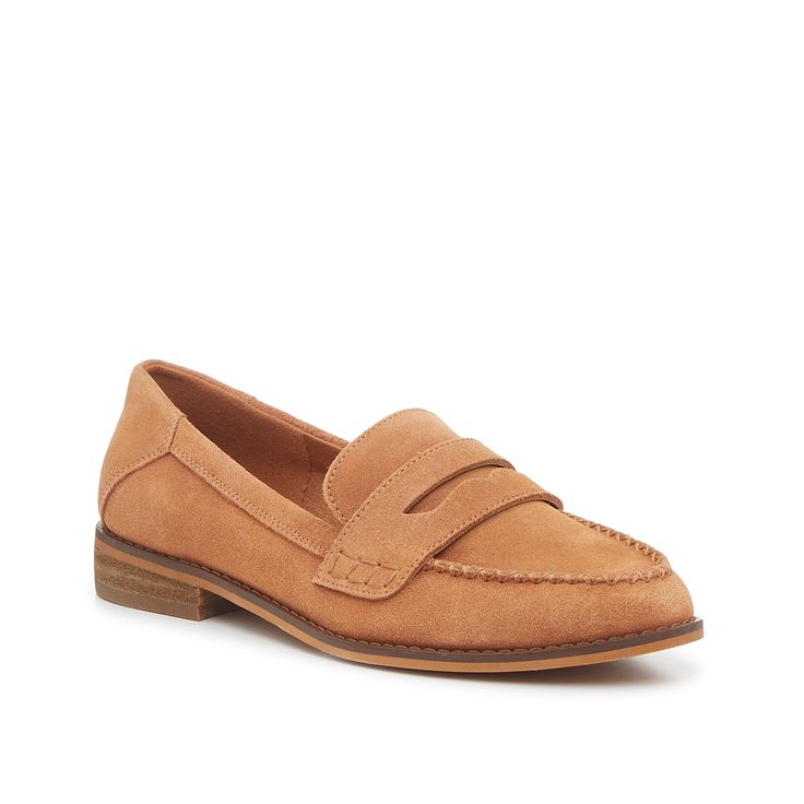 Lucky Brand-Eryka Loafer Enjoy tailored styling in the Eryka loafer from Lucky Brand. This pair is perfect for work thanks to the intricate pointed moc toe, bit accent, and cutaway lip. Crafted with suede for a quality touch. Women’s Business Casual Shoes, Women’s Loafers, Tan Loafers Outfit Women, Shoes For Women Work, Womens Loafers, Stacked Heel, Loafers For Women, Lucky Brand, Style Me