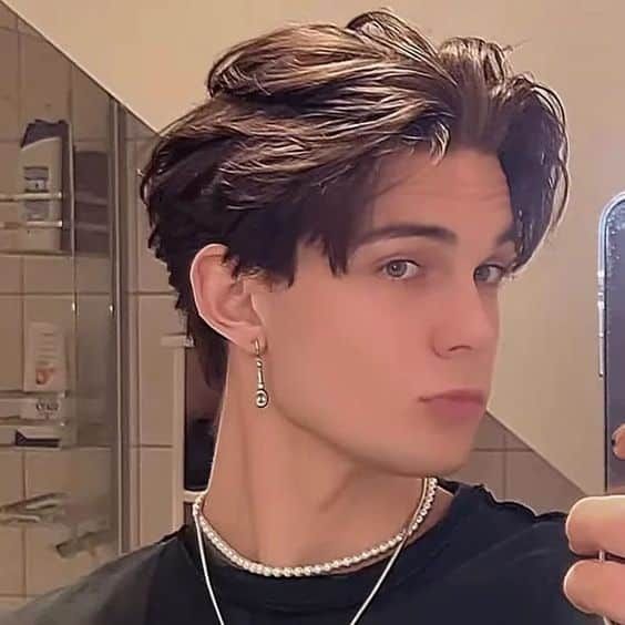 Guy Haircuts Long, Men Haircut Curly Hair, Middle Part Hairstyles, Mens Hairstyles Thick Hair, Wavy Hair Men, Hair Inspiration Short, Men Haircut Styles, Corte De Cabelo Masculino, Haircuts Straight Hair