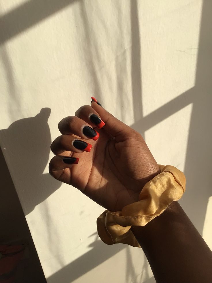 Black Nail With Red French Tip, Black And Red French Tip, Short Black And Red Nails, Nails With Red French Tip, Nail Inspo Gel Short, Classy Nails Black, Black And Red Nails Acrylic, Nails With Red French, French Tips Short Nails