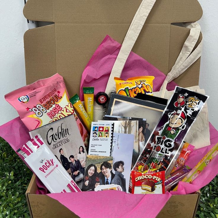 2024 Christmas Gift Ideas for K-pop and K-drama Fans – Korean Babes Tee Gifts For Kpop Fans, 5 Gifts, Top Gifts, Christmas Gift Ideas, K Drama, Thoughtful Gifts, The Holiday, Kdrama, Feel Like