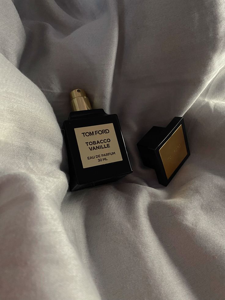 Perfume Aesthetic Tom Ford, Mens Fragrance Aesthetic, Tom Ford Cologne Aesthetic, Tom Ford Perfume Aesthetic, Men Perfume Aesthetic, Fragrances Aesthetic, Tom Ford Aesthetic, Ford Aesthetic, Aesthetic Fragrance