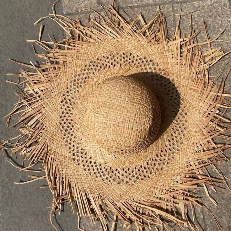 This beautiful hat will protect you from the sun as well as complete your look and make it interesting! It's the perfect accessory for walking, traveling and relaxing! Material: Straw Material: Raffia Hat Fashion Women, Raffia Sun Hat, Womens Beach Hat, Womens Straw Hats, Summer Hats Beach, Summer Straw Hat, Straw Hat Beach, Summer Hats For Women, Property Rights