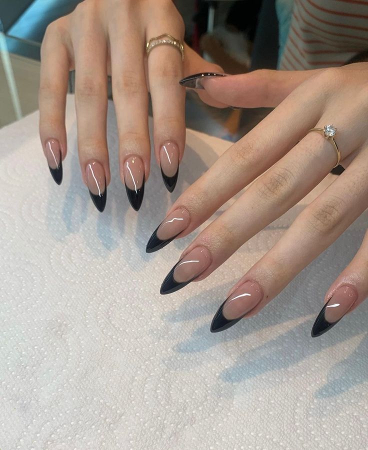 Long Black Tip Nails, Black French Pointy Nails, Nails Black Tips Almond, Black And White Pointy Nails, Sharp Tip Nails, Stilleto French Tip Black, Simple Goth Nails Almond, Pointy Black French Tip Nails, Black French Tip Nails Long Almond Design