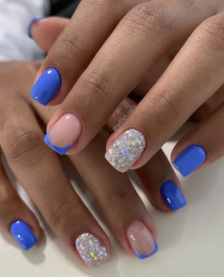 Nurse Short Nails, Light Royal Blue Nails, Purple Teal Nails Designs, Blue And White Gel Nails Short, Blue And Glitter Nail Ideas, Pretty Blue Nails Short, January Nail Colors Dip, Bright Blue Nails With Design, January Acrylic Nail Ideas