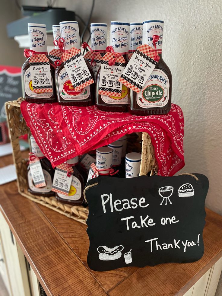 Baby Q favor idea Baby Bbq Food Ideas, Babyque Shower Ideas Food, Babyq Shower Ideas, Bbq Party Favor Ideas, Babyque Gender Reveal Ideas, Bbq Baby Shower Food, Bbq Shower Ideas, Ribs And Bibs Baby Shower Ideas, Baby B Que Shower Ideas