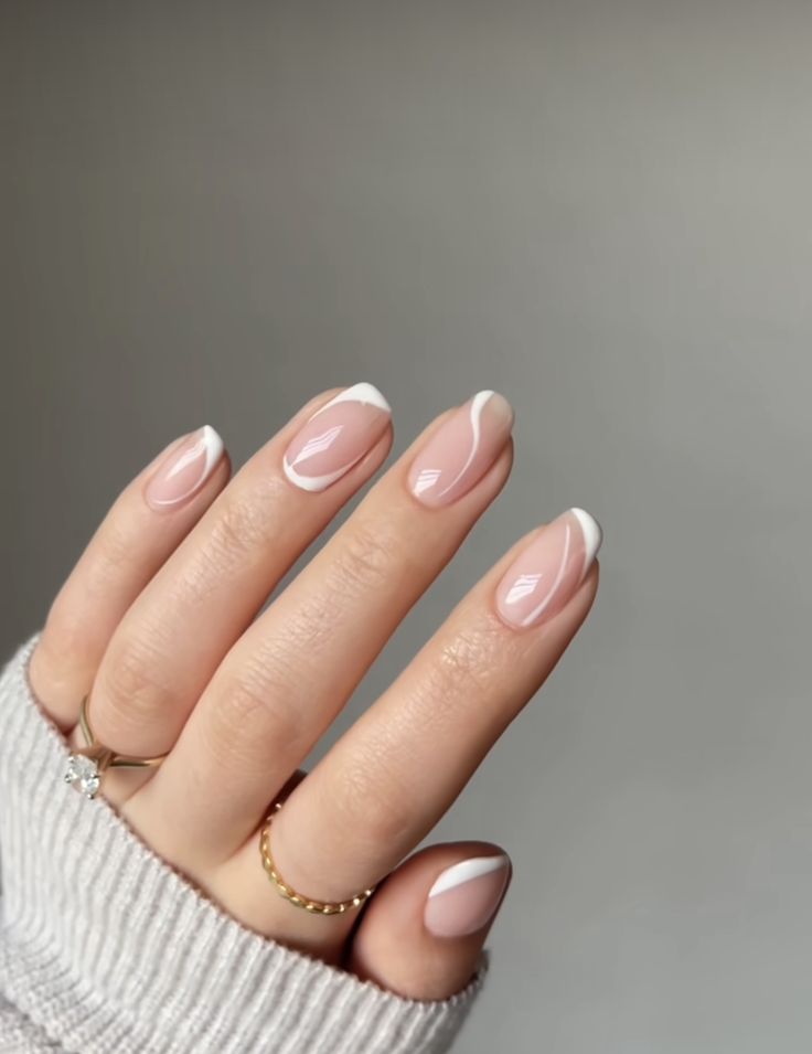 Shellac Nails Minimalist, Sq Oval Nails, Biab Nail Shape, Short Acrylic Nails Round French Tips, Simple Nail Designs Shellac, Nail Designs For Small Nail Beds, Square Round Gel Nails, Short Ballerina French Tip Nails, Transparent Nails Design Short