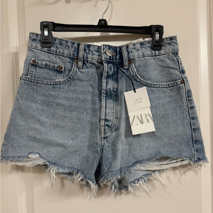 Zara Hi-Rise Denim Shorts With Front And Back Pockets. Cheap Zara Women's Shorts, Zara High Waist Jean Shorts For Summer, Chic Light Wash Zara Bottoms, Zara Chic Light Wash Bottoms, Chic Zara Bottoms In Light Wash, Chic Medium Wash Denim Jean Shorts, Chic High Rise Denim Jean Shorts, Chic Light Wash Straight Leg Jean Shorts, Chic High Rise Light Wash Jean Shorts