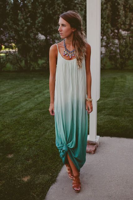 A Whole New World: Featuring T bracelets and a Shy Boutique Necklace - Twenties Girl Style Sukienki Maksi, Long Flowy Dress, Boho Styl, Stil Boho, Estilo Hippie, Mode Boho, Bohol, Boho Casual, Boho Stil