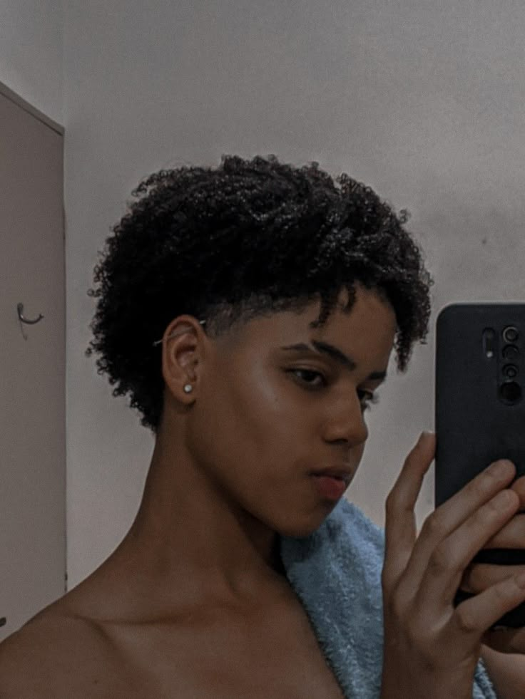 Afro Mullet 4c Hair, 4c Mullet, Undercut Afro, Afro Mullet, Undercut Curly Hair, Long Curly Hair Men, 3c Natural Hair, Natural Hair Haircuts, Blonde Afro