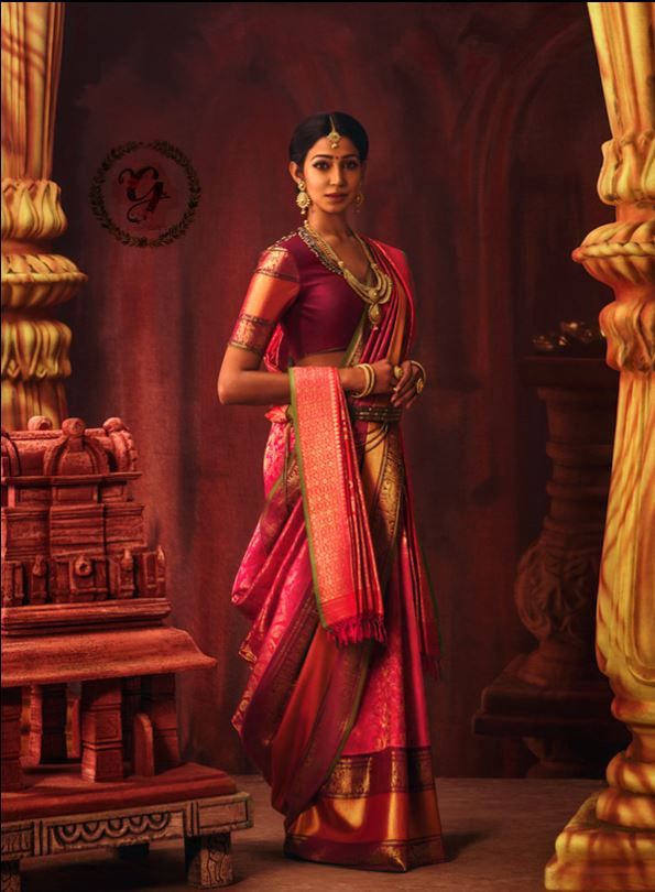 Royal Look In Saree, Indian Royal Outfits, Ravi Varma, Clothes Drawing, Bride Ideas, Saree Wearing Styles, Royal Indian, Saree Wearing, Indian Women Painting