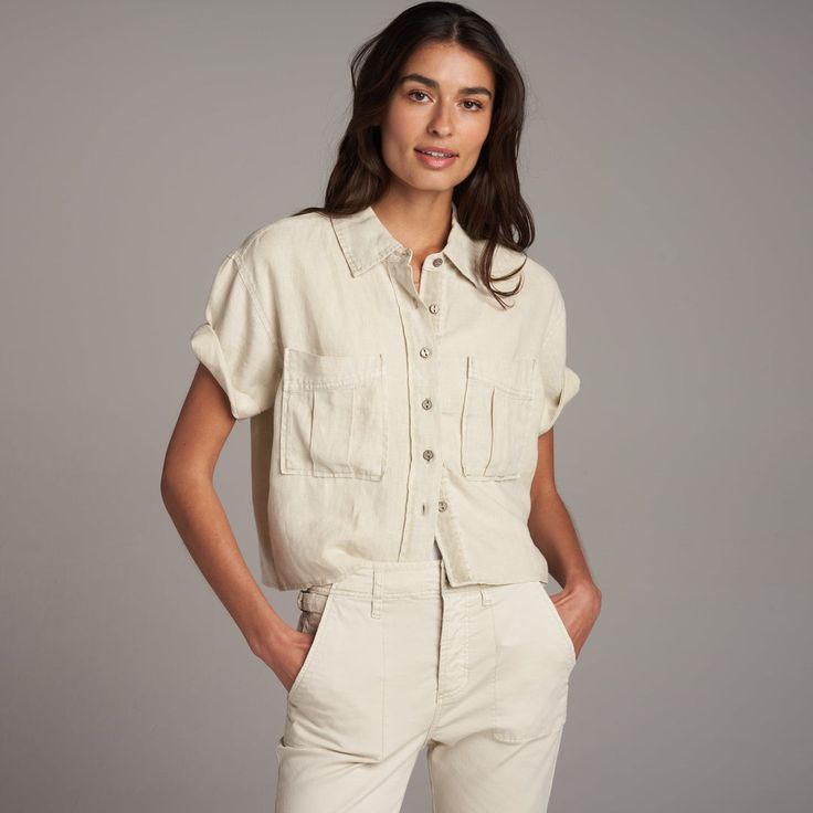 Linen Blouse With Shirttail Hem For Daywear, Neutral Linen Button-up Top, Casual Neutral Linen Tops, Chic Linen Blouse With Pockets, Casual Linen Blouse With Pockets, Casual Linen Blouse With Placket, Chic Linen Top With Placket, Relaxed Fit Flax Top With Pockets, Everyday Neutral Linen Top