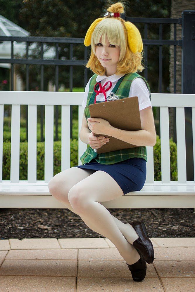 Isabelle Cosplay, Cosplay Idea, Ac New Leaf, Cosplay Inspiration, Video Game Cosplay, White Tights, Cosplay Tutorial, Cosplay Characters, Animal Crossing Qr