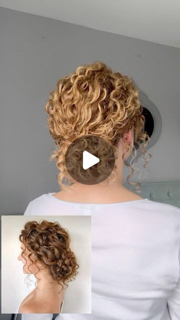 Short Curly Hair Updo Wedding, Diy Curly Wedding Hair, Curly Side Bun Hairstyles, Easy Updo For Curly Hair Natural Curls, Easy Up Do For Curly Hair Simple, Wedding Guest Hair Natural Curly, Curly Updo Bridesmaid, Curly Bridesmaid Hairstyles Updo, Updo Curly Hairstyles Natural Curls