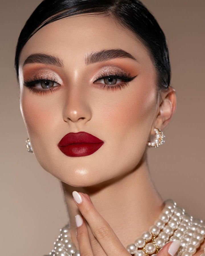 Bridal Red Lipstick, Bride With Red Nails, Bridal Make Up Red Lip, Makeup To Wear With Red Dress, Dark Red Dress Makeup, Elegant Christmas Makeup, Eye Makeup For Red Lipstick, Wet Look Eyeshadow, Wedding Makeup Red Lipstick