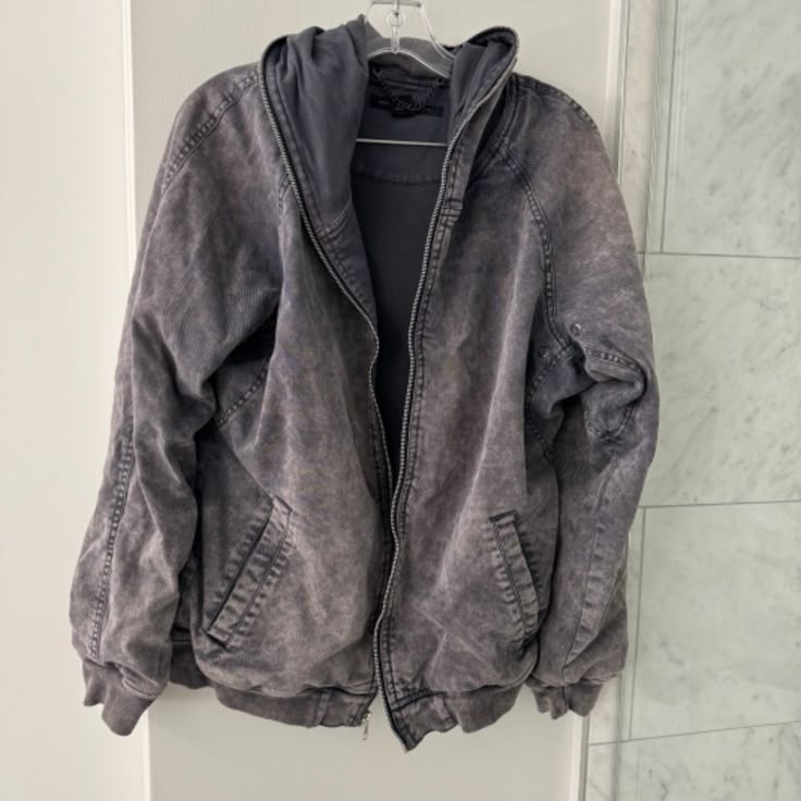 Marc By Marc Jacobs. Acid Wash Look In Grey Denim With Side Pockets. Durable Hooded Bomber Jacket. Lined With Armpit Vents. Grey Denim Jacket, Jacob Black, Grey Denim, Denim Wash, Outerwear Jackets, Marc Jacobs, Mens Jackets, Denim Jacket, Bomber Jacket