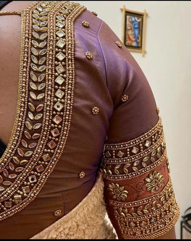 Blouse Kundan Work Designs, Brown Color Blouse Design, Ariwork Blouse Hand Design, Golden Colour Aari Work Blouse, Puttas Blouse, Kundan Blouse Designs, Kundan Aari Work Blouse, Copper Zari Aari Work Blouse, Brown Blouse Design