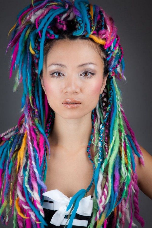 21 Yarn Braid Hairstyles and How to do Yarn Braids Hair Yarn Braid, Yarn Braids Styles, Yarn Dreads, Faux Dreadlocks, Hair Dreads, Yarn Wig, Hair Yarn, Dread Locks, Dread Braids