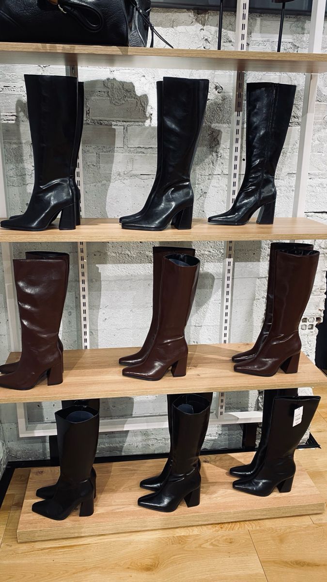 #fall #falloutfitsforwomen #high #boots #heels #black #brown #style #vibes #lifestyle #outfits #life #real #photography #itgirl #bershka #store Boots Heels Black, High Boots Heels, Bershka Boots, Real Photography, Sixth Form, Shoes Ideas, Brown Style, Boots Heels, Heels Black