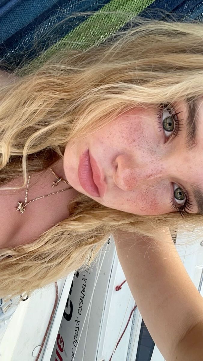 Green Eyes With Blonde Hair, Blonde On Pale Skin Brown Eyes, Platinum Blonde Hair Green Eyes, Pretty Blondes Green Eyes, Blond And Green Eyes, Blonde Hair Freckles Green Eyes, Medium Light Blonde Hair, Green Eyes In The Sun, Girl With Blonde Hair And Green Eyes