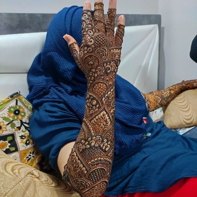 https://youtu.be/PZXByp6dHiM Muslim Bridal Mehndi Designs, Latest Mehndi Designs Wedding, Bride Mehndi, Bridal Mehndi Design, Engagement Mehndi, New Bridal Mehndi Designs, Legs Mehndi Design, Mehndi Designs Bridal Hands, Rose Mehndi Designs