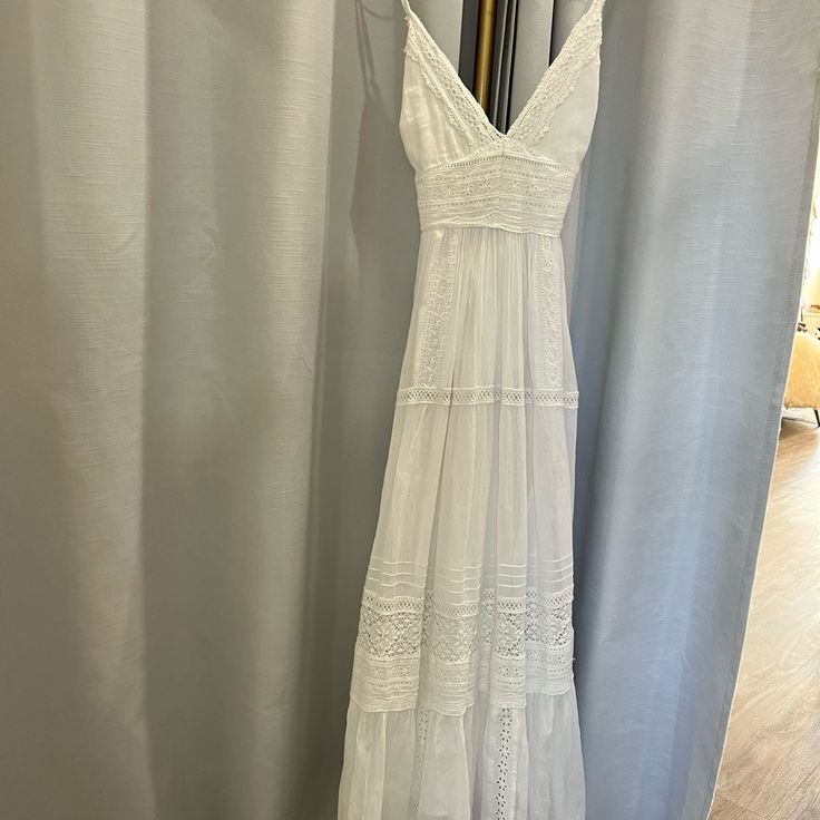 Nwt Women��’s Florabella White Long ‘Esprit’ Dress. Multiple Sizes Available. White Summer Dress Long Bohemian, Chiffon Lace Maxi Dress, White Flowy Dress Women, White Summer Dress Long Classy, Flowy White Dress Cheap, White Country Chic Dress, Hippie White Dress Bohemian, Cheap Long White Dress, Cheap Long White Dresses