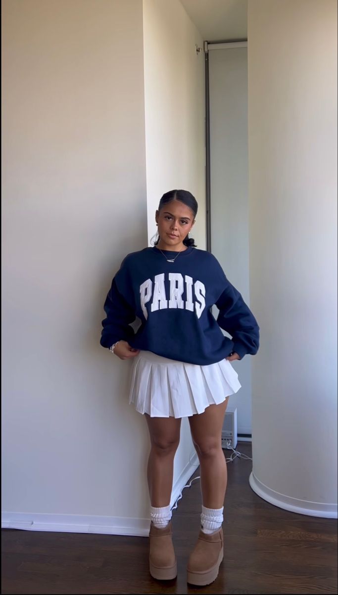 Sweatshirt And Tennis Skirt Outfit, Crewneck Sweatshirt And Skirt Outfit, Tennis Skirt Outfit Baddie, Sweatshirt And Skirt Outfit Black Women, Tennis Skirt Winter Outfit, Skirt With Sweatshirt Outfit, Tennis Skirt And Sweater Outfit, Croquet Outfits, Crewneck And Skirt Outfit