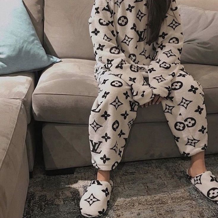 Ultra hard pajama with Louis Vuitton pictographs.   #lv  #louisvuitton #pajama #pajamas #pajamasets #pajamaswomen #sleepwear #sleepover Louis Vuitton Outfits, Vuitton Outfit, Louis Vuitton Outfit, Louis Vuitton Dress, Mode Shoes, Cute Sleepwear, Cute Pajama Sets, Cute Pajamas, Cute Comfy Outfits